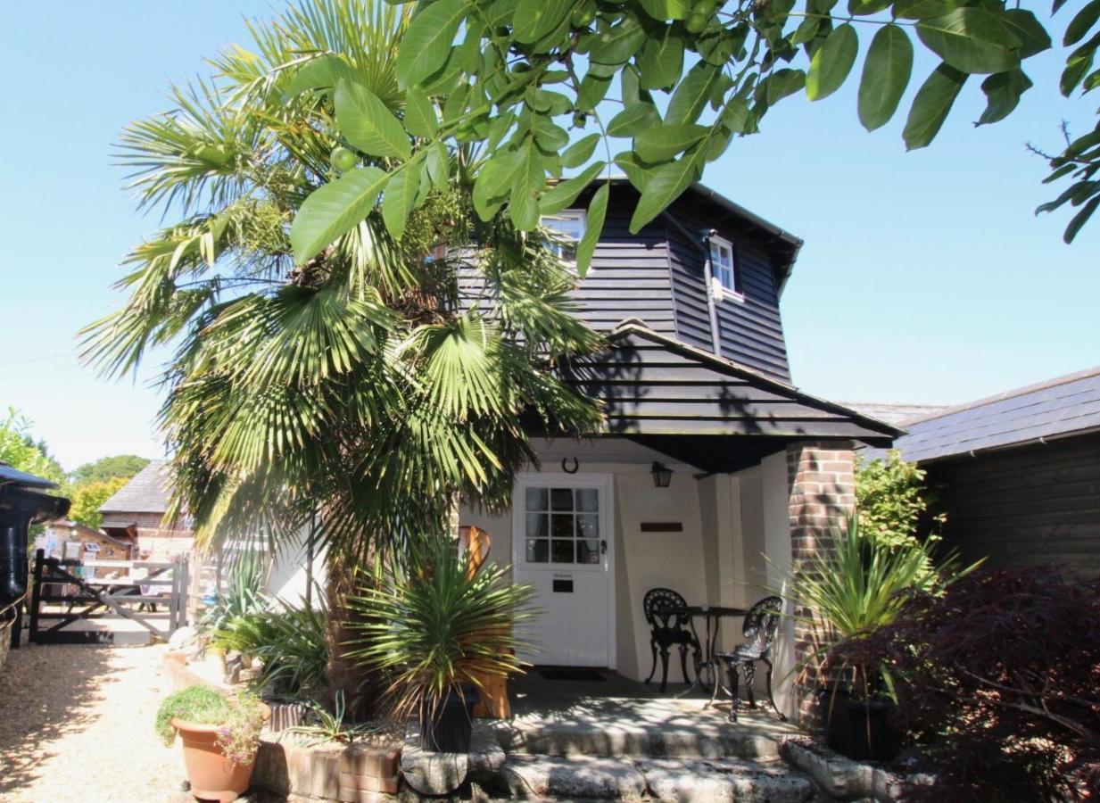 Hunston Mill Self Catering Dog Stay For Free Чичестер Экстерьер фото