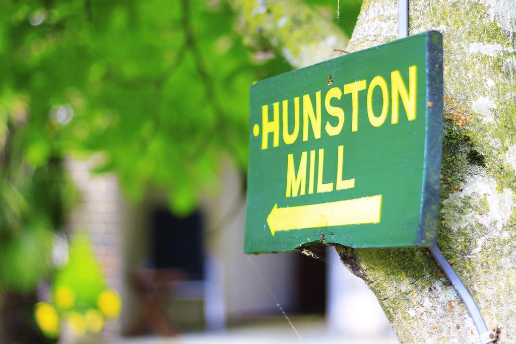 Hunston Mill Self Catering Dog Stay For Free Чичестер Номер фото