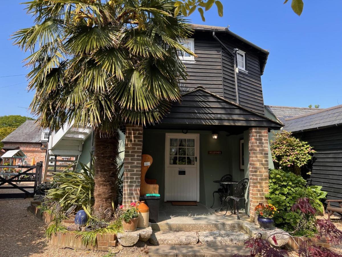 Hunston Mill Self Catering Dog Stay For Free Чичестер Экстерьер фото