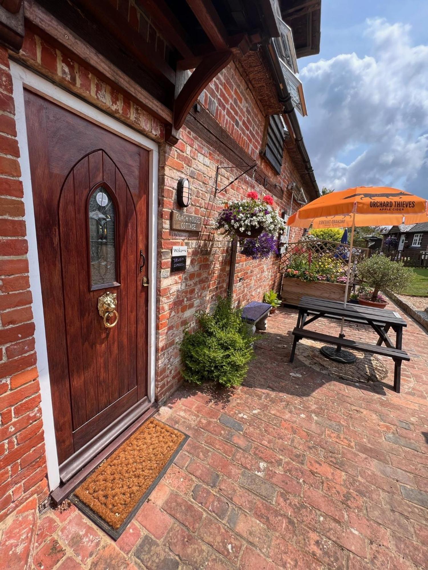 Hunston Mill Self Catering Dog Stay For Free Чичестер Экстерьер фото