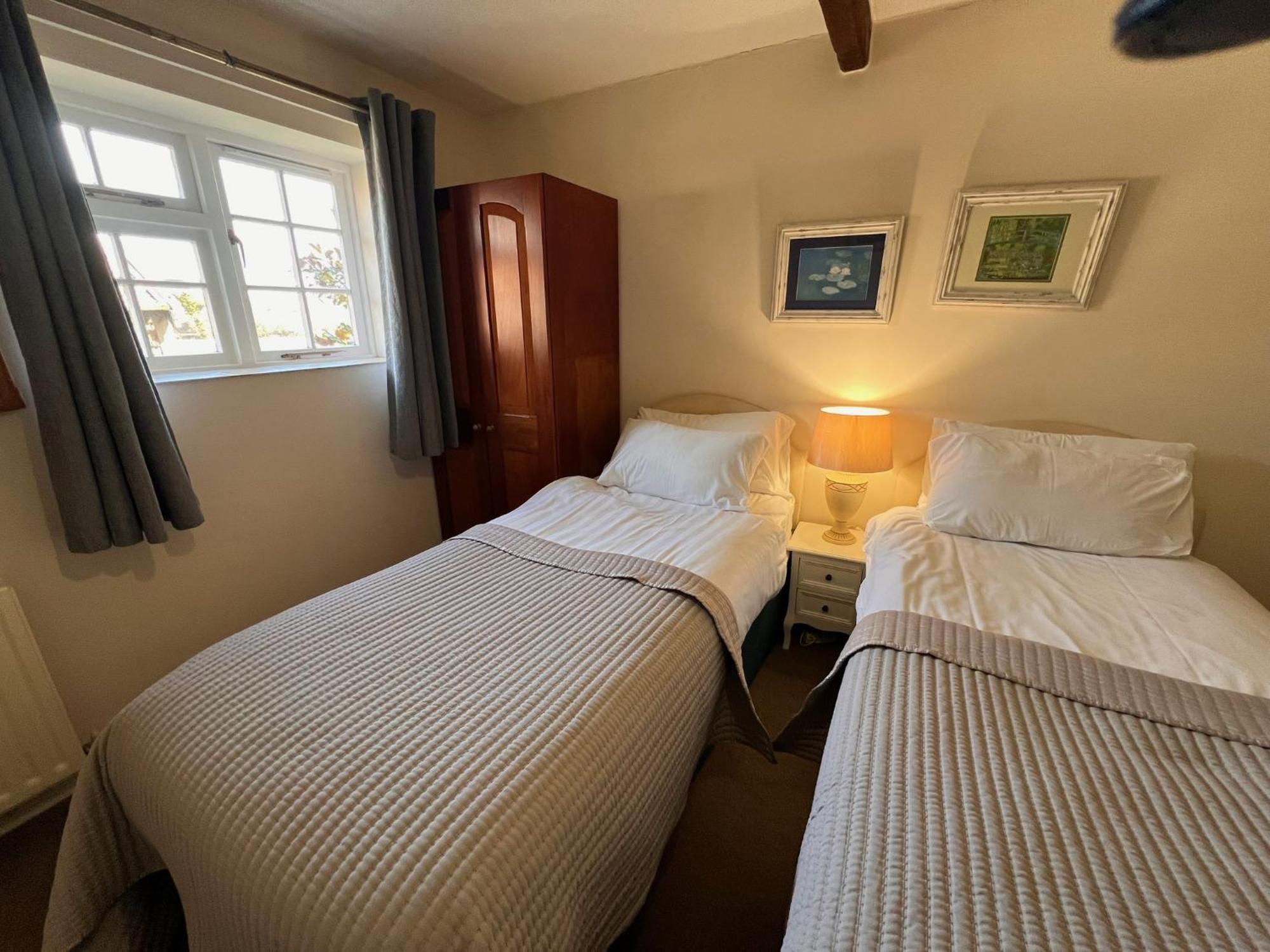 Hunston Mill Self Catering Dog Stay For Free Чичестер Экстерьер фото