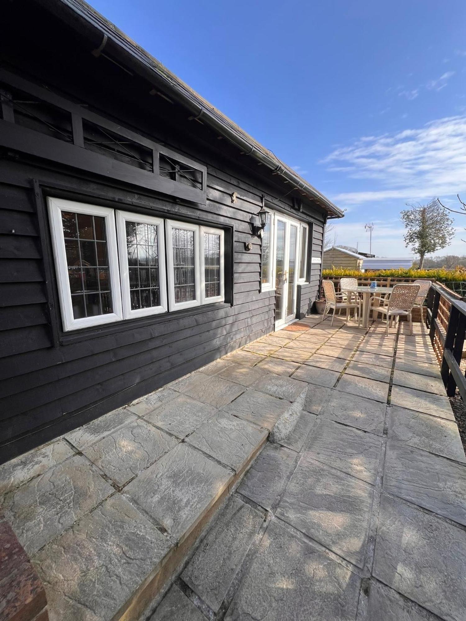 Hunston Mill Self Catering Dog Stay For Free Чичестер Экстерьер фото
