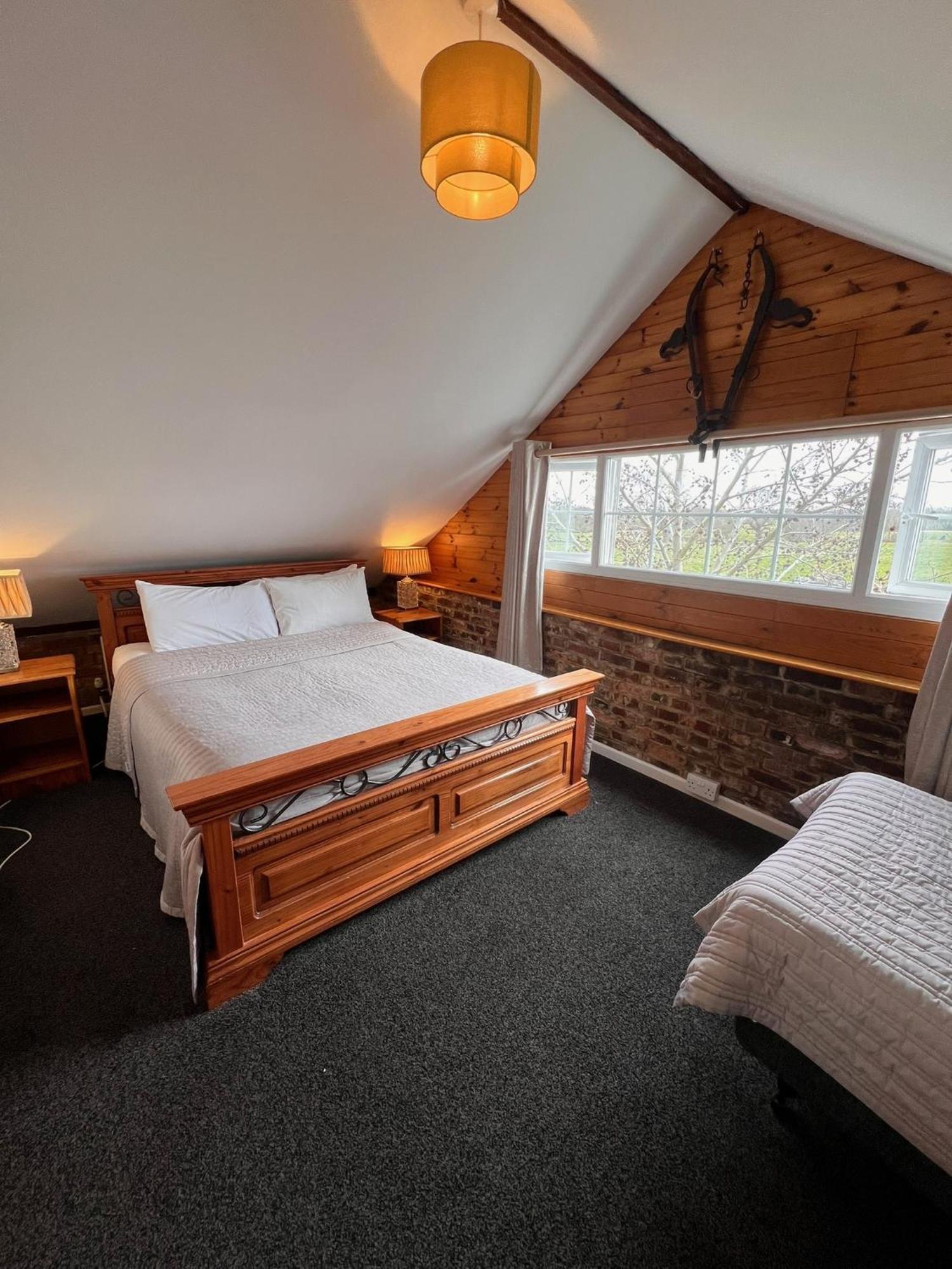 Hunston Mill Self Catering Dog Stay For Free Чичестер Экстерьер фото