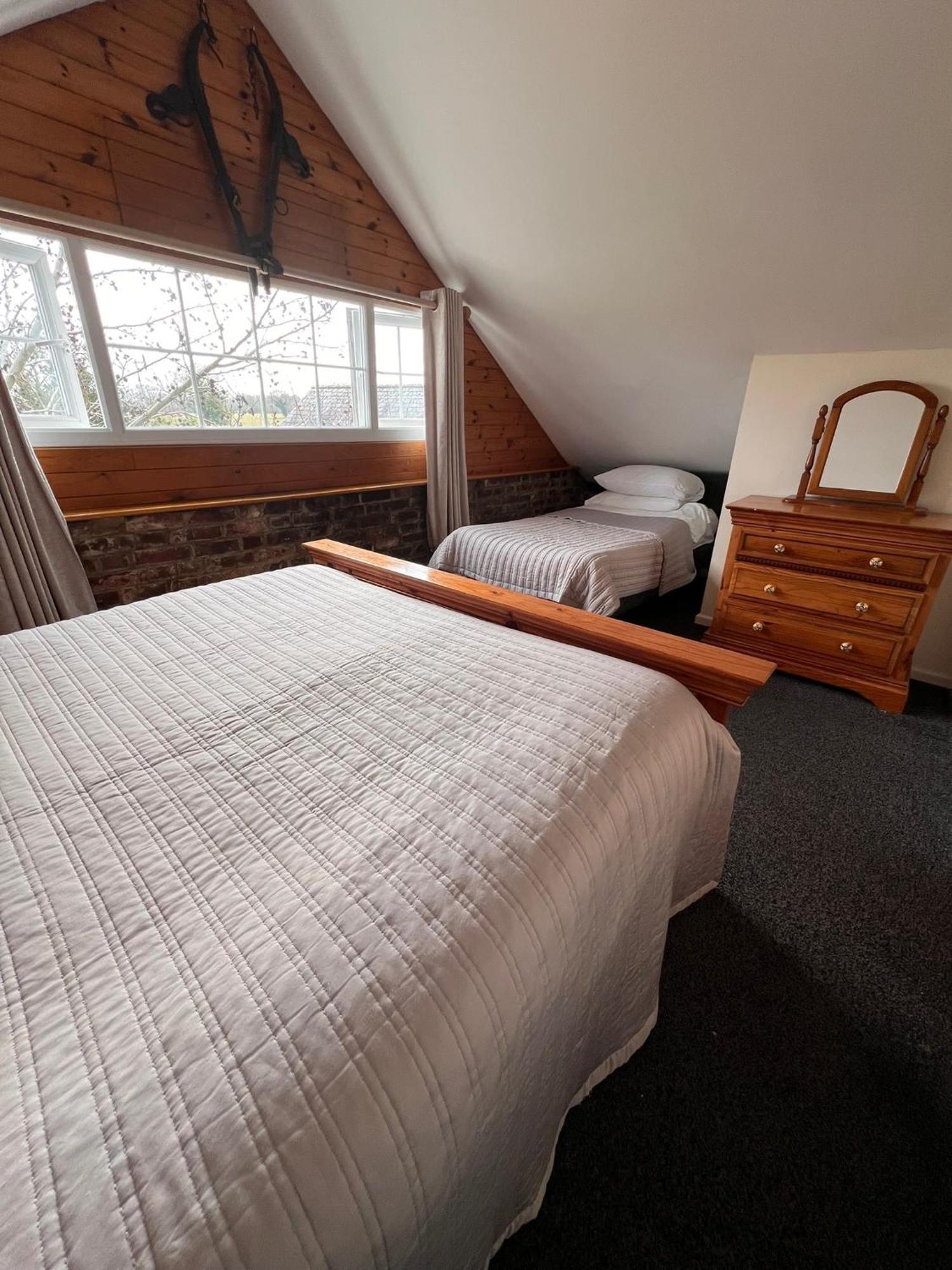 Hunston Mill Self Catering Dog Stay For Free Чичестер Экстерьер фото