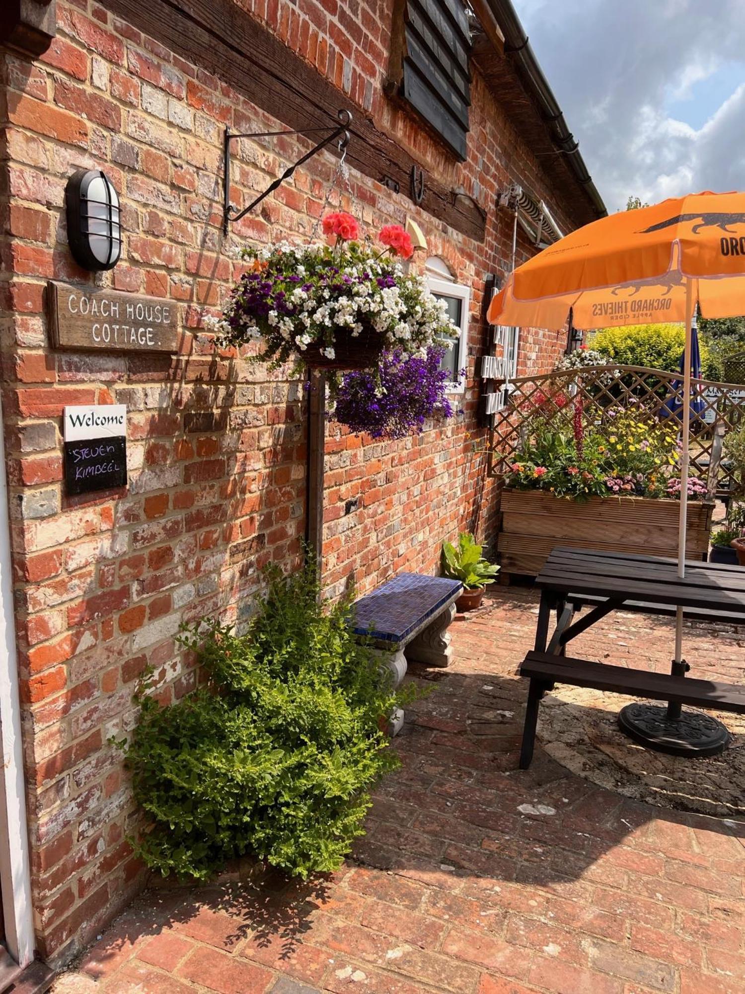 Hunston Mill Self Catering Dog Stay For Free Чичестер Экстерьер фото