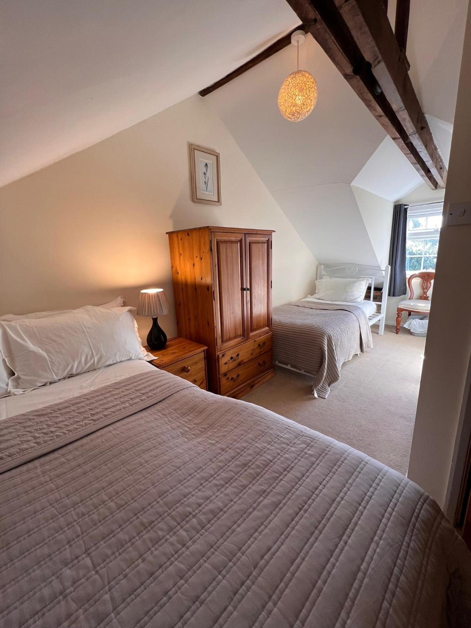Hunston Mill Self Catering Dog Stay For Free Чичестер Экстерьер фото