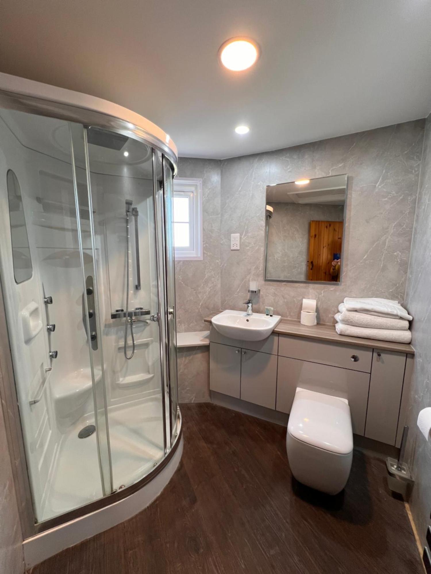 Hunston Mill Self Catering Dog Stay For Free Чичестер Экстерьер фото