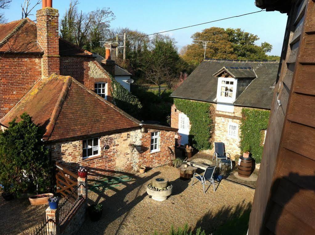 Hunston Mill Self Catering Dog Stay For Free Чичестер Экстерьер фото