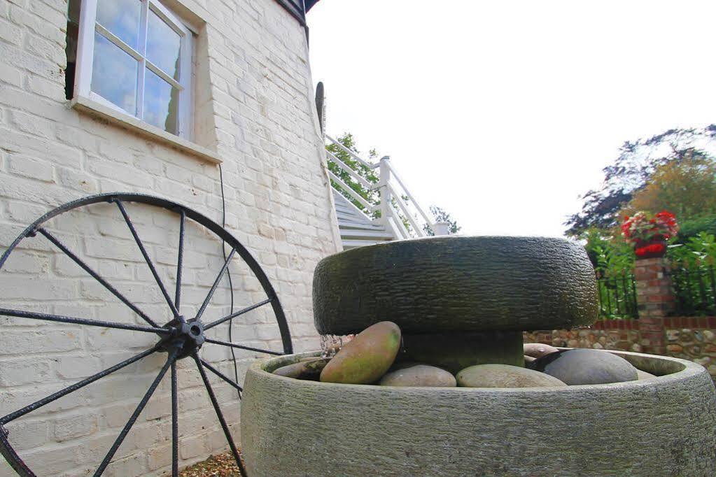 Hunston Mill Self Catering Dog Stay For Free Чичестер Экстерьер фото